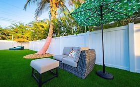 Steps To Beach! Putting Green, Game Room!